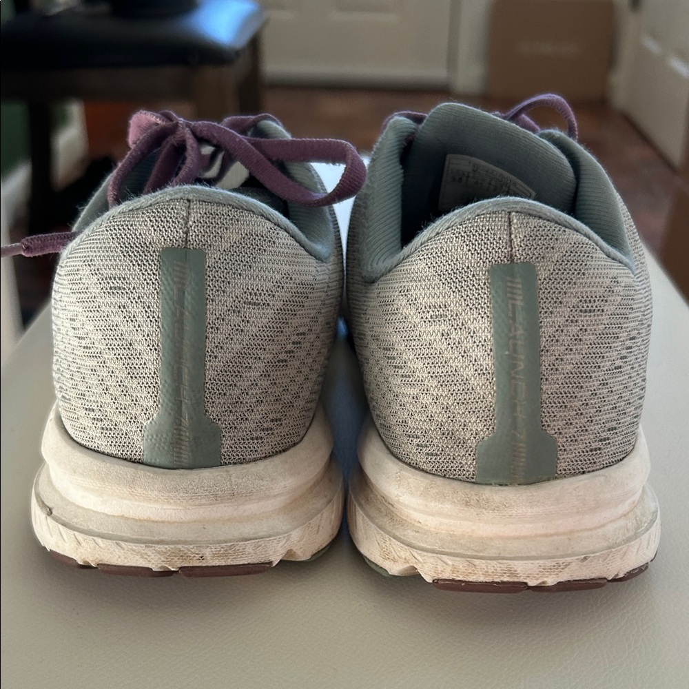 Brooks Women's Athletic Shoes - Picture 4 of 5